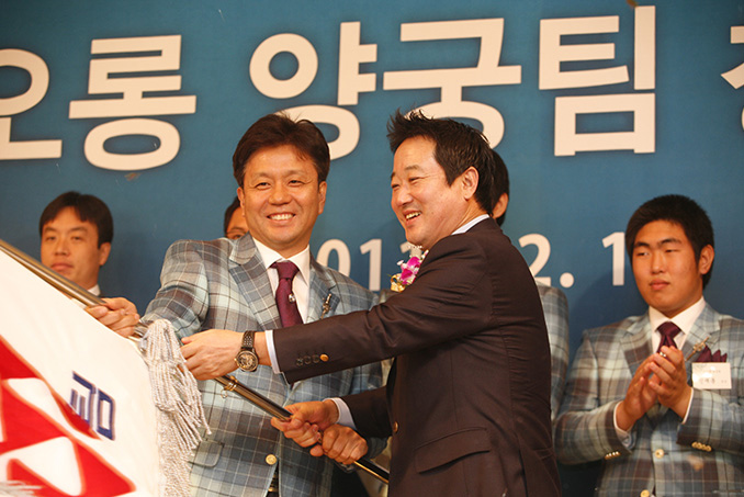 2011년 코오롱 양궁팀 창단식 모습입니다.